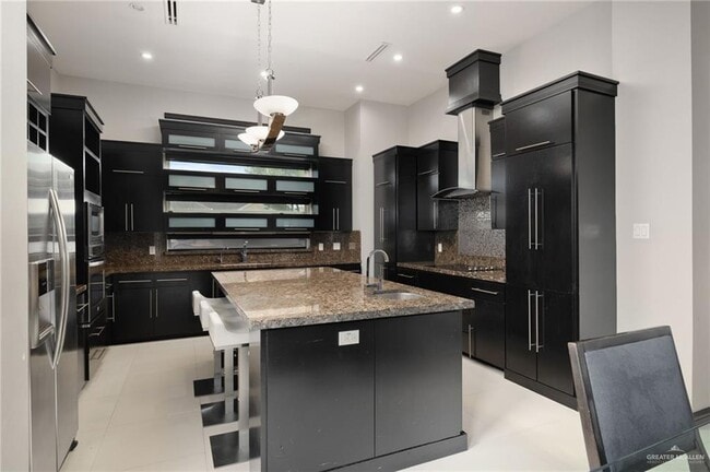 Building Photo - 305 N Mockingbird Ave