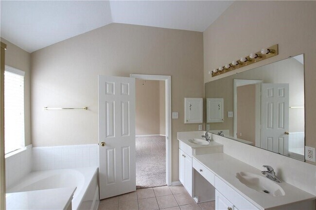 Building Photo - 1707 Barton Springs Ct