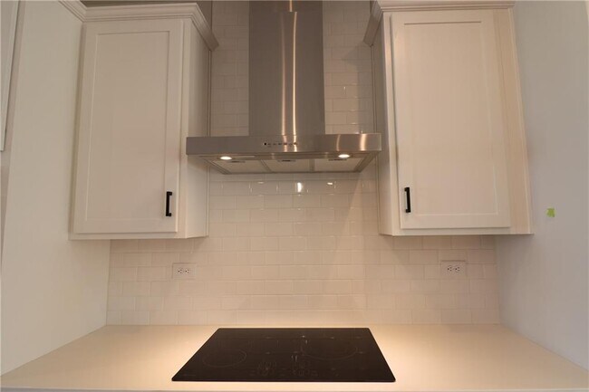 Building Photo - 2821 Beacon Bend Xing