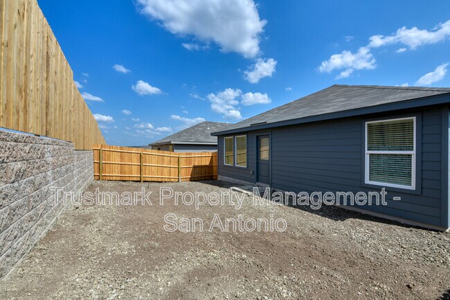 Building Photo - 219 Ottawa Way