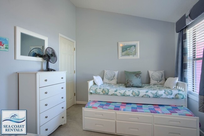 Building Photo - OFF-SEASON FURNISHED MONTHLY RENTAL STARTI...
