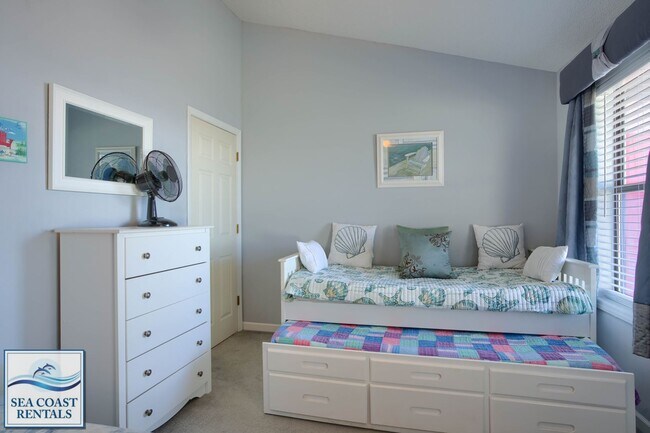 Building Photo - Shipwatch Villas 1415 @ 1896 New River Inlet Rd