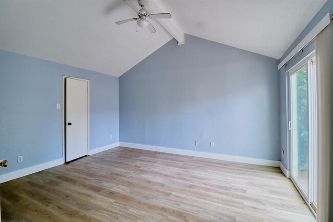 Building Photo - 6911 Pouter Dr