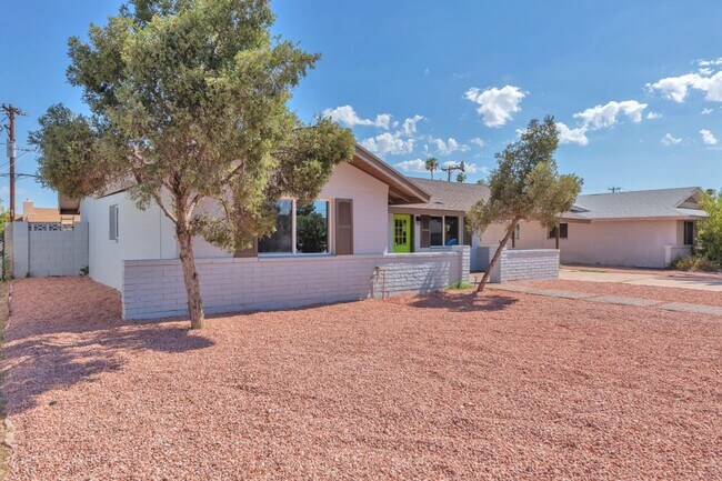 Building Photo - 6-Bedroom, 3-Bath Tempe Home with Private Pool Near ASU