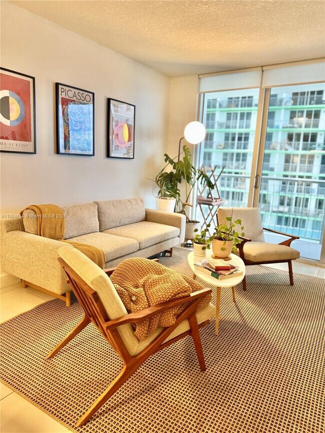 Building Photo - 1750 N Bayshore Dr