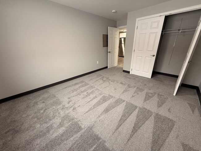 Building Photo - 95 Powers St