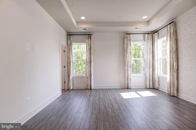Building Photo - 135 Wake Robin Ct
