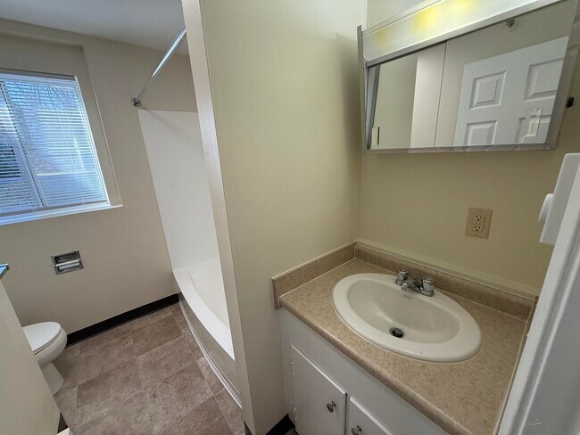 Building Photo - 93 West St