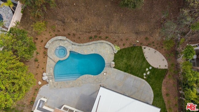 Building Photo - 18500 St Moritz Dr