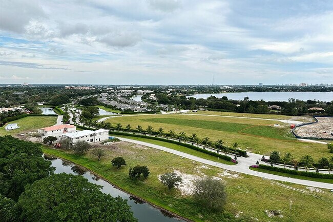 Building Photo - 2480 Presidential Way