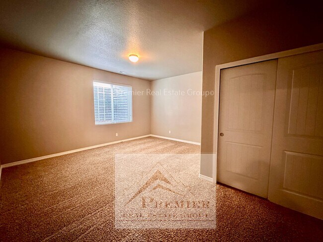 Building Photo - 7527 Dutch Loop