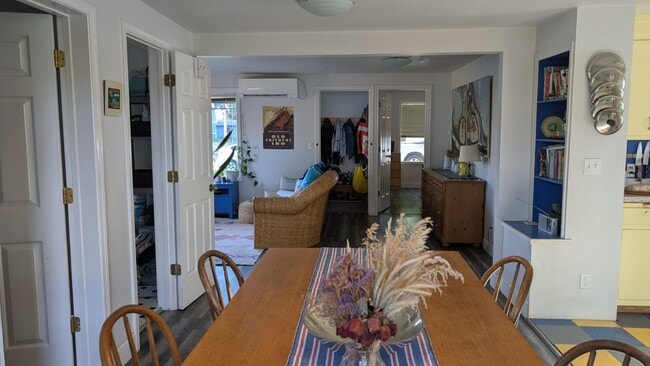 Building Photo - Our Western-Coastal Shabby Chic house Avai...