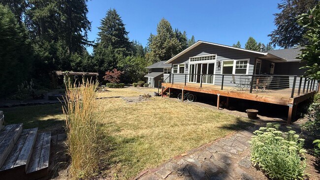 Building Photo - 3010 SW Underwood Dr