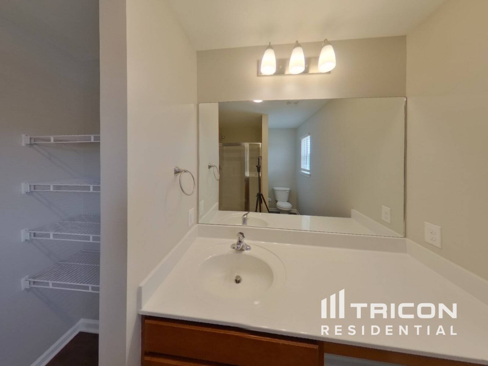 Building Photo - 3412 Vedette Ln