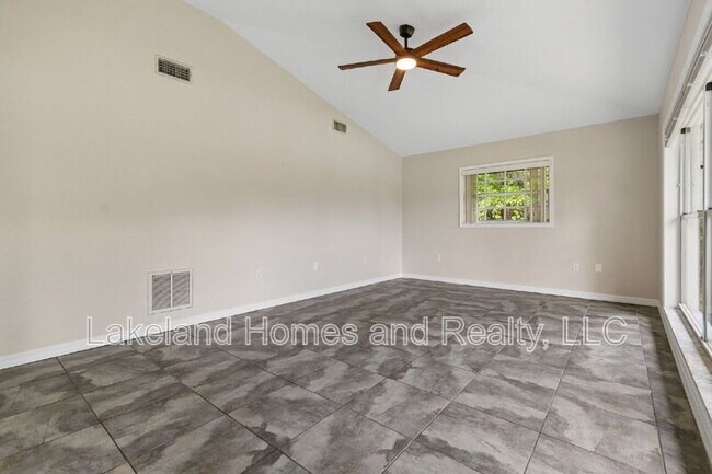 Building Photo - 95 Woodside Dr