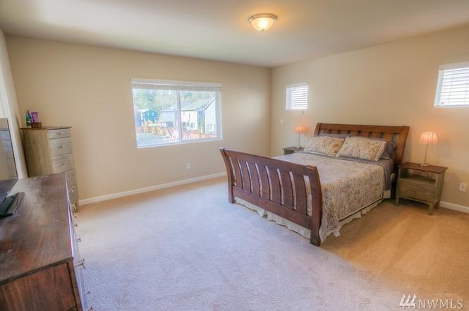 Spacious master bedroom. - 8828 Jayden Ln NE