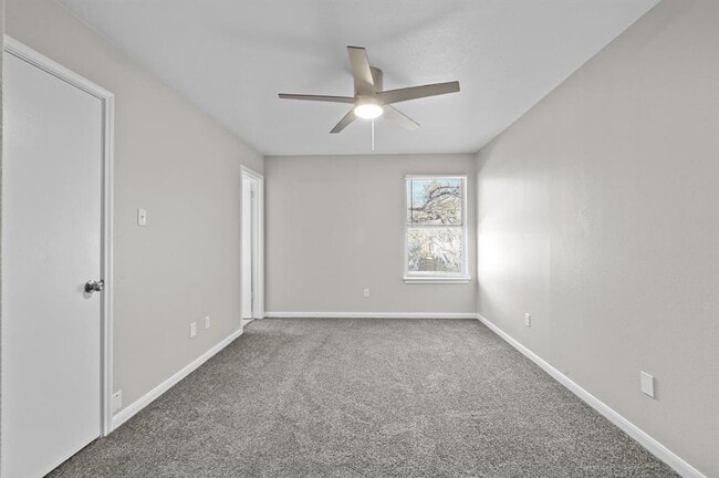 Building Photo - 2318 Riddle Rd