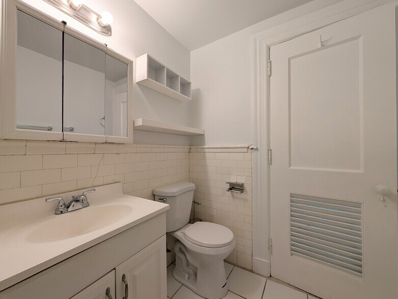 Building Photo - 1324 Locust St