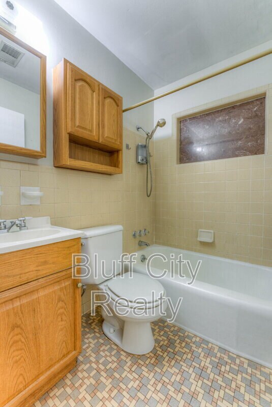 Building Photo - 4560 Boyce Rd
