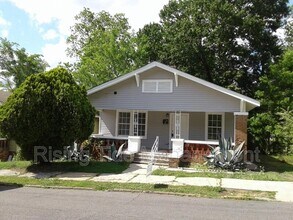 Building Photo - 424 5th Way
