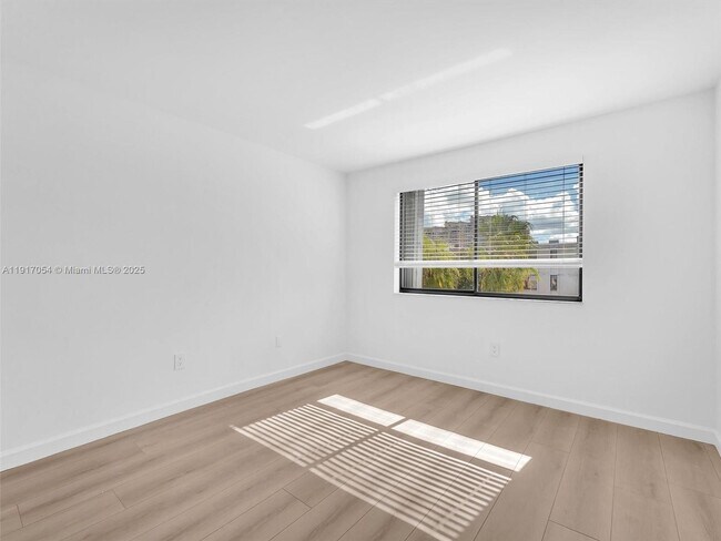 Building Photo - 255 Galen Dr