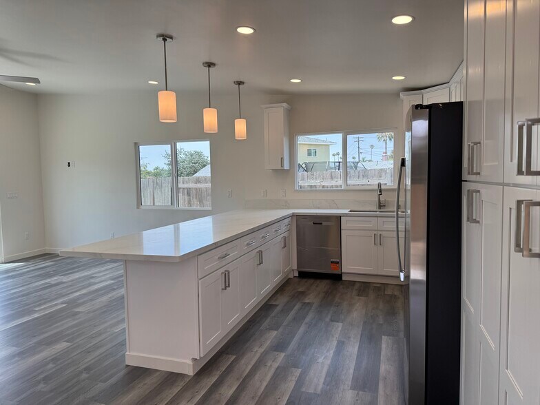 Building Photo - 3535 Hatteras Ave
