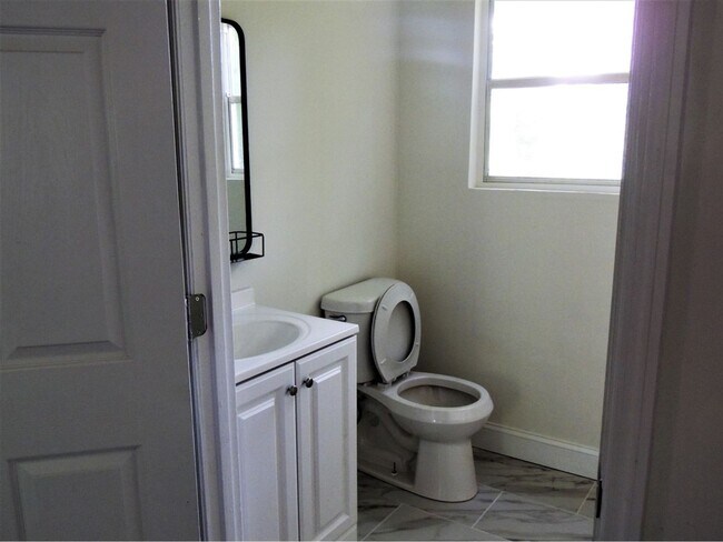 Building Photo - Newly Renovated 3 Bedroom 2 Bathroom House for Rent