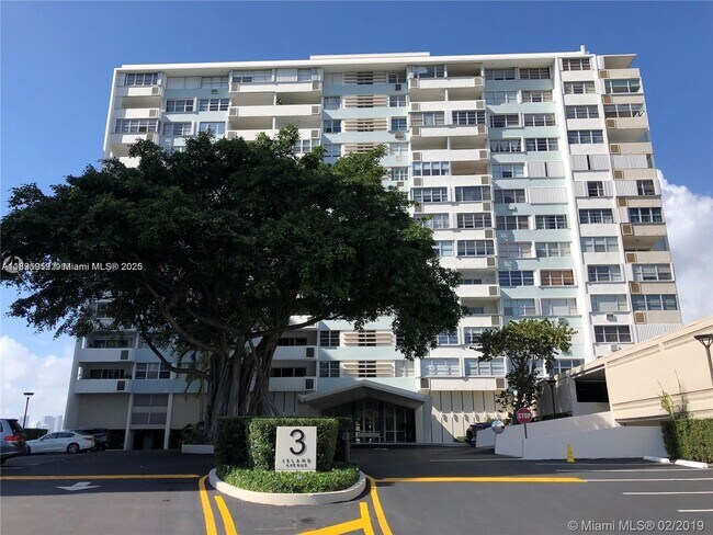 Building Photo - 3 Island Ave