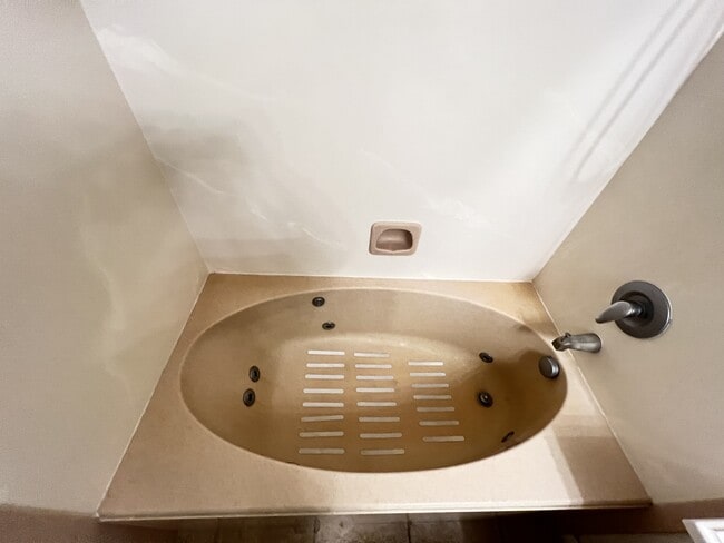 Building Photo - 1023 W 1360 S