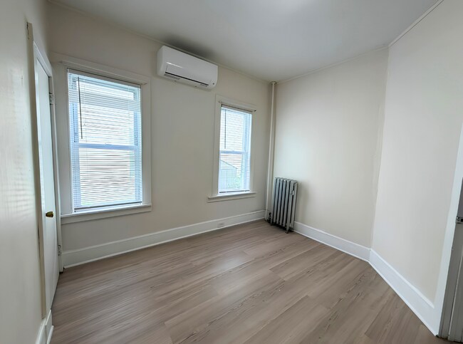 Building Photo - 585 Chestnut St