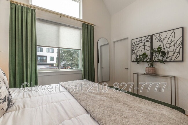 Building Photo - 102 Tendick St