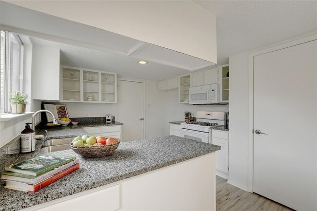 Building Photo - 4505 Clarno Dr