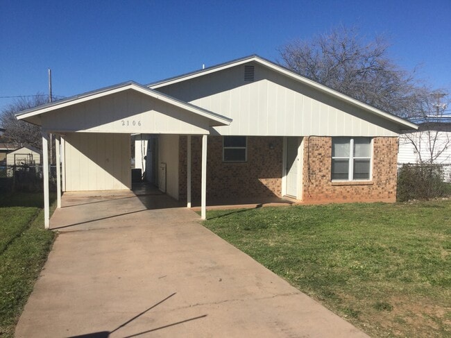 Primary Photo - 2106 Jomar St