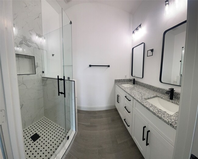 Building Photo - 1610 Rd 5729