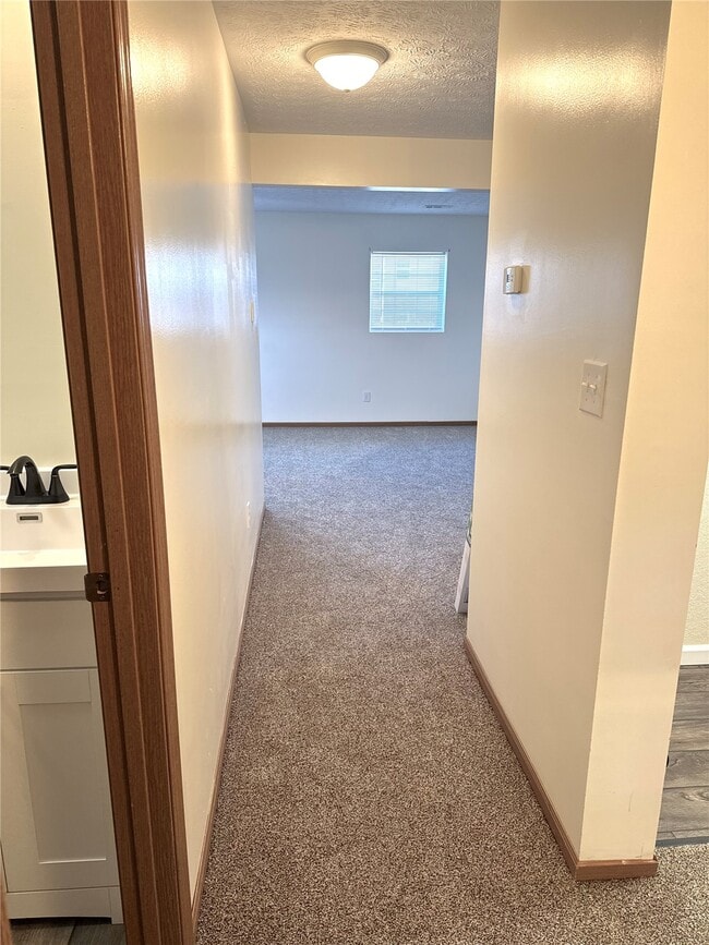 Building Photo - 1307 Main St