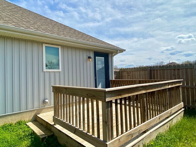 Building Photo - 1660 Gallant Fox Ln