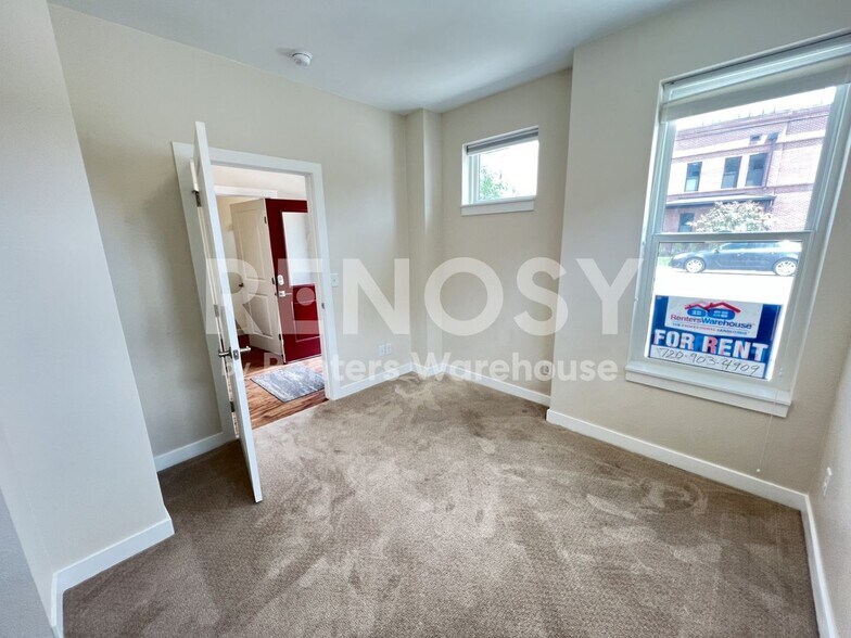 Building Photo - 770 24th St