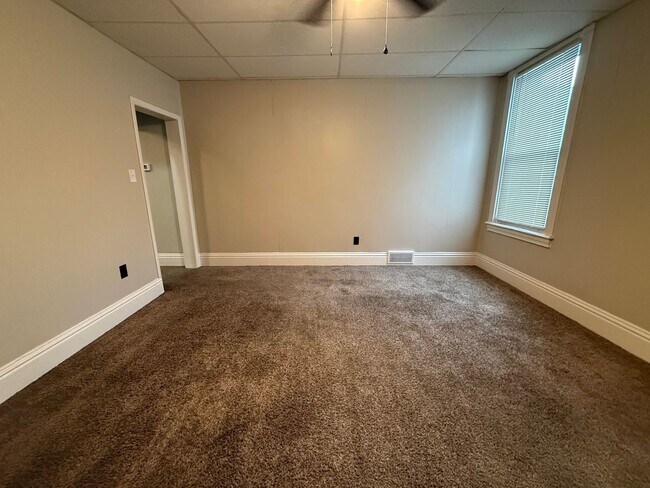 Building Photo - Cozy Home - Munhall