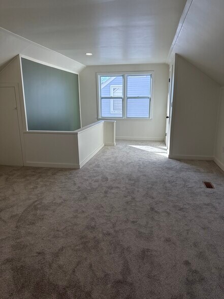 Building Photo - 125 S Minerva Ave