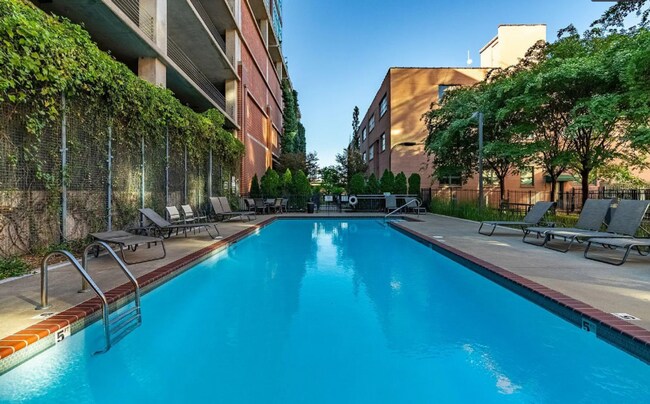 Building Photo - River Market Tower - Unit 1407