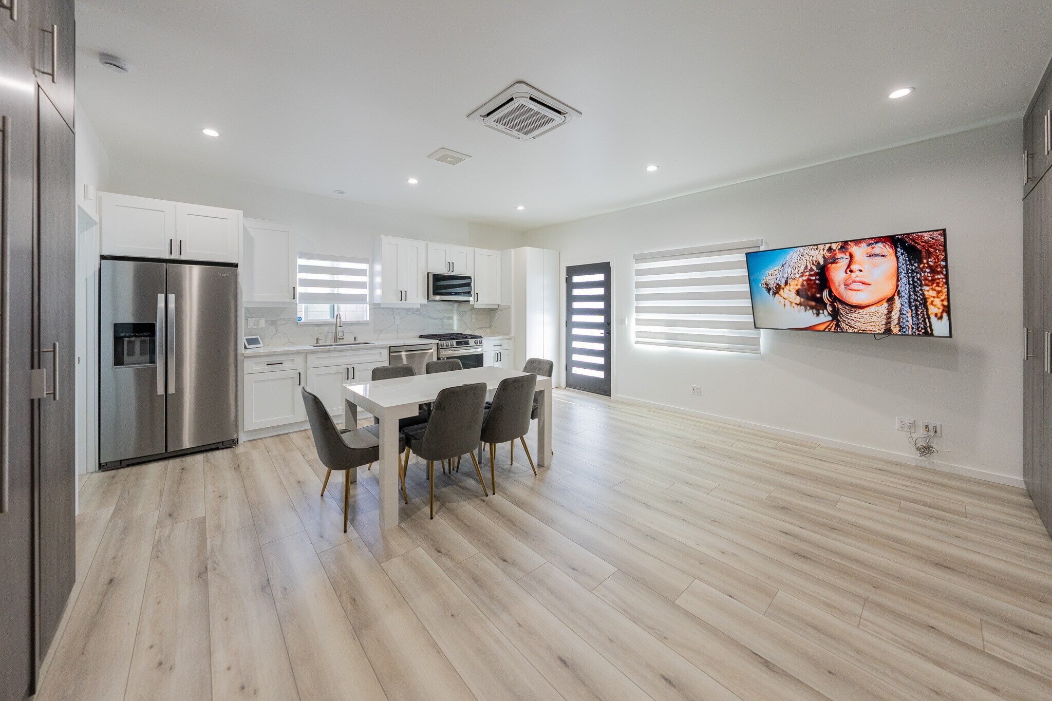 Building Photo - 6907 Estepa Dr