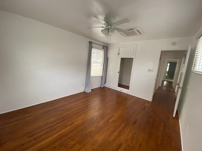 Building Photo - 4 Bedroom 3 Bath + Office / 5th Bedroom Ho...
