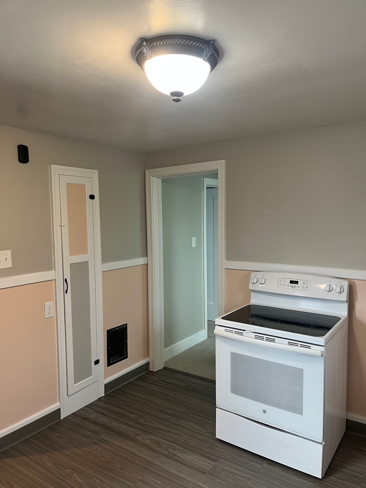 Building Photo - 1625 Walnut Ave