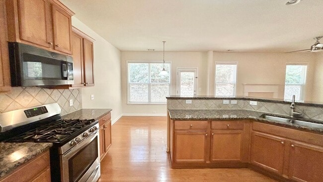 Building Photo - Alpharetta 4 Bedroom-3 Bathroom, Granite Counters, Stainless Appliances, Hardwoods