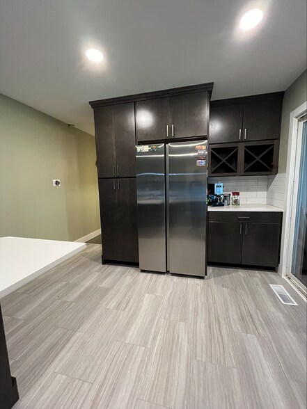 Building Photo - 1103 Ravenwood Ave