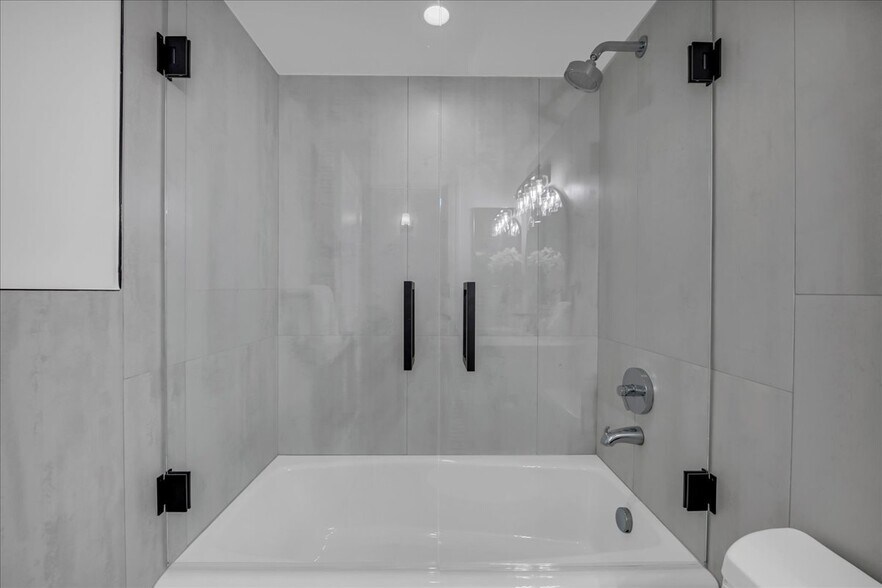 Building Photo - 411 S Old Woodward Ave