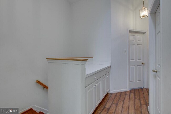 Building Photo - 6042 Blue Point Ct