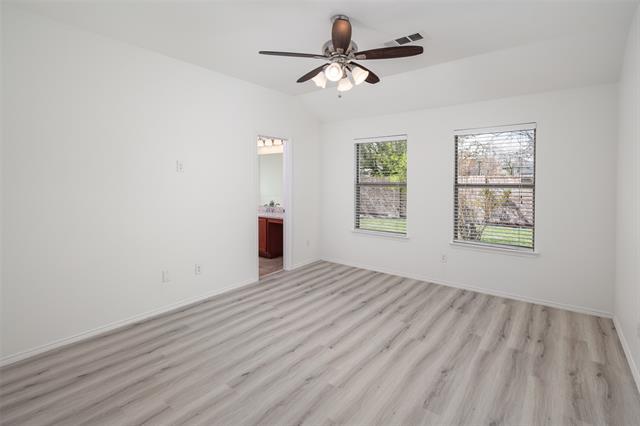 Building Photo - 2417 Eisenhower Dr