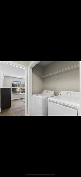 Building Photo - 1505 Lake Knoll Dr NW