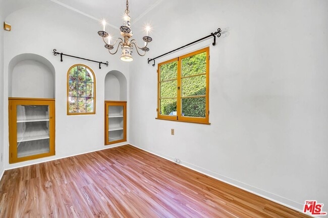 Building Photo - 10630 Wellworth Ave